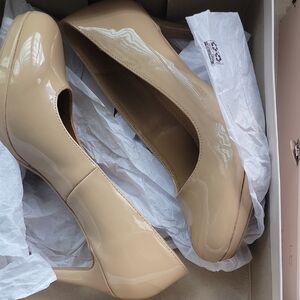 Elegant Beige Women's Pumps